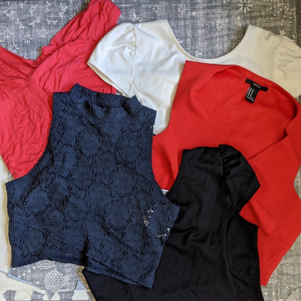 5 Foreign Exchange Crop tops sz S